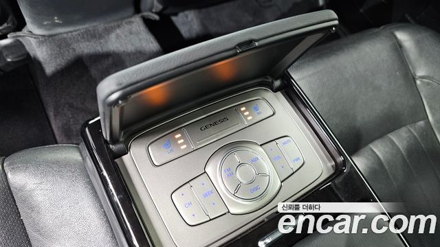 Hyundai Genesis 2012 — photo 19