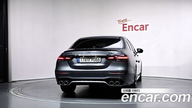 Mercedes-Benz E-Class 2021 — photo 4