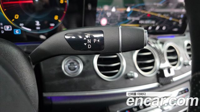 Mercedes-Benz E-Class 2021 — photo 9