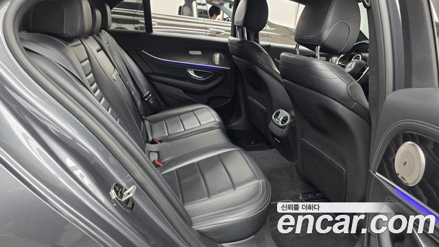 Mercedes-Benz E-Class 2021 — photo 12