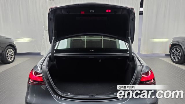 Mercedes-Benz E-Class 2021 — photo 20