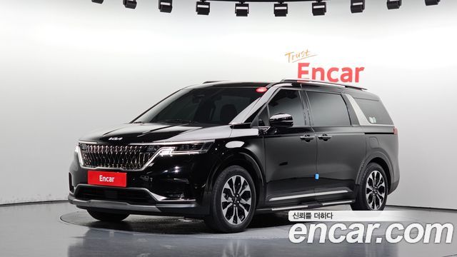 Kia Canival 2023 — photo 1