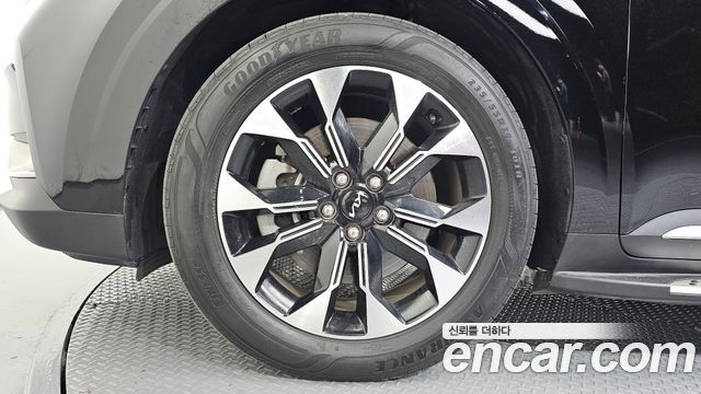 Kia Canival 2023 — photo 5