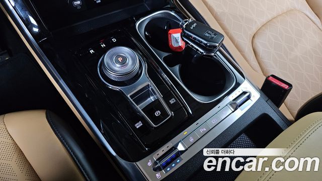 Kia Canival 2023 — photo 9