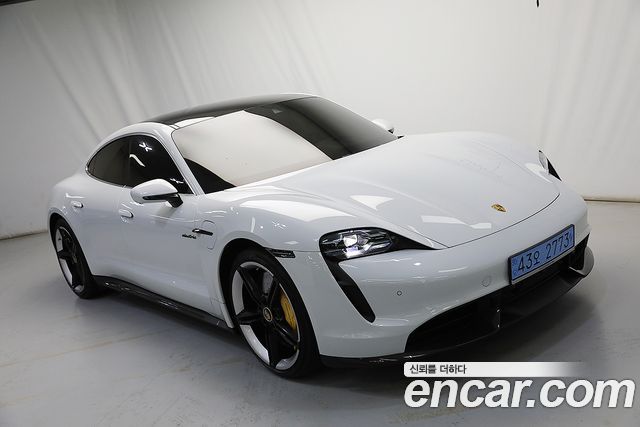 Porsche Taycan 2021 — photo 1