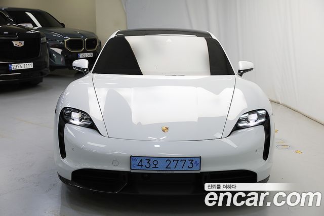 Porsche Taycan 2021 — photo 2