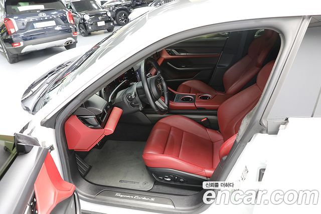 Porsche Taycan 2021 — photo 9
