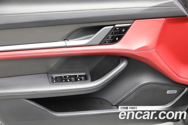 Porsche Taycan 2021 — photo 10