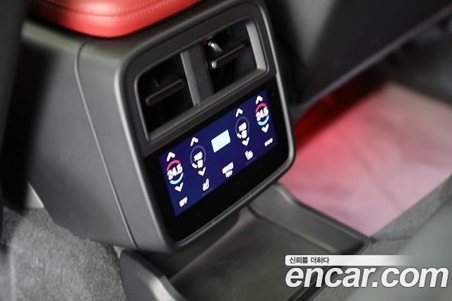 Porsche Taycan 2021 — photo 14