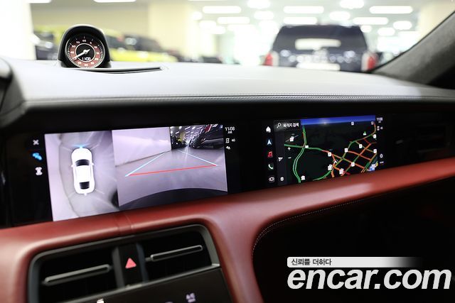 Porsche Taycan 2021 — photo 17
