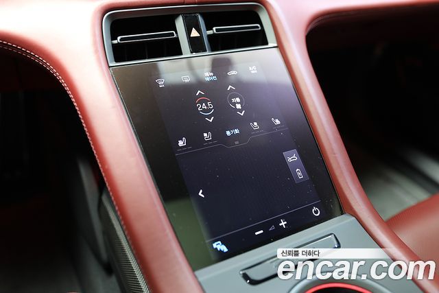 Porsche Taycan 2021 — photo 18