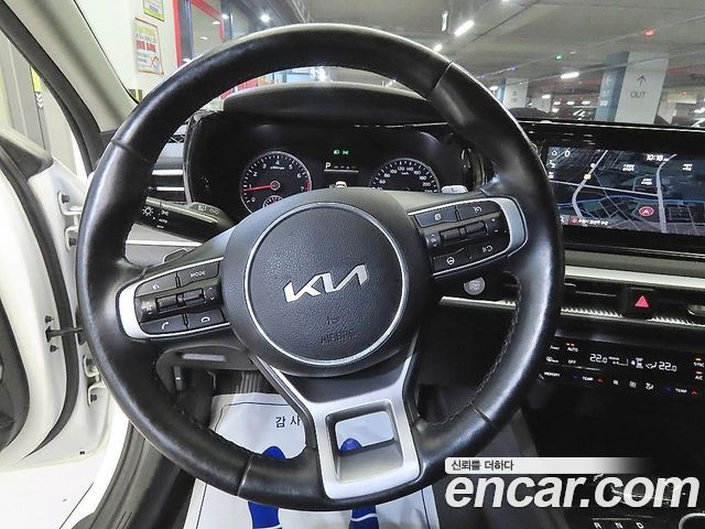 Kia K5 2023 — photo 8