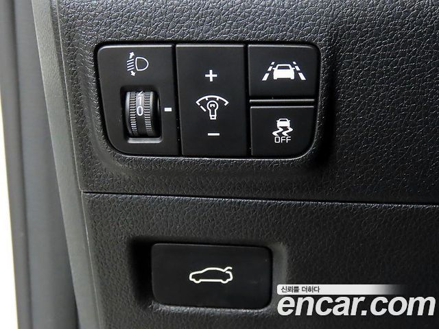 Kia K5 2023 — photo 14