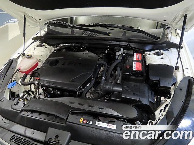 Kia K5 2023 — photo 17