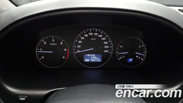 Hyundai Starex 2017 — photo 11