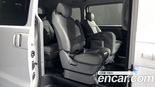 Hyundai Starex 2017 — photo 17
