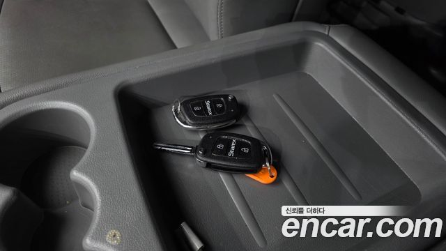 Hyundai Starex 2017 — photo 24