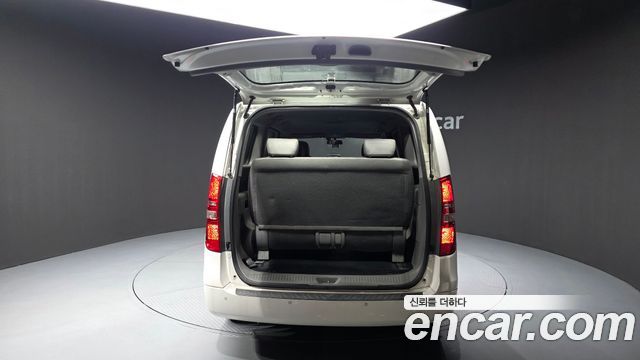 Hyundai Starex 2017 — photo 30