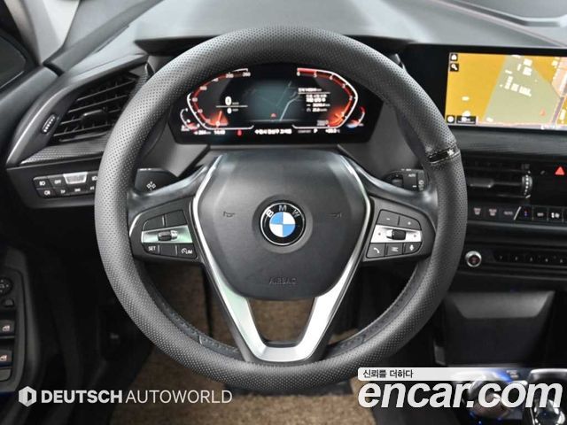 BMW 1-Series 2020 — photo 13