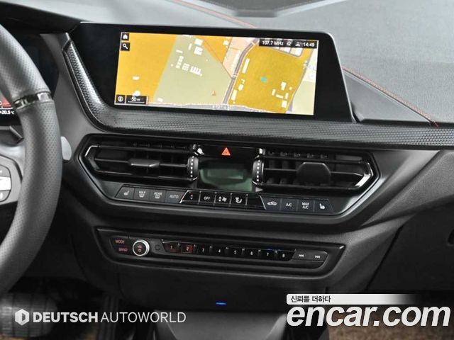 BMW 1-Series 2020 — photo 14