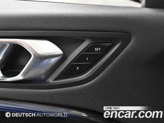 BMW 1-Series 2020 — photo 16