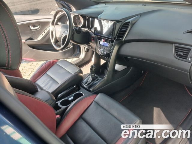 Hyundai i30 2016 — photo 12