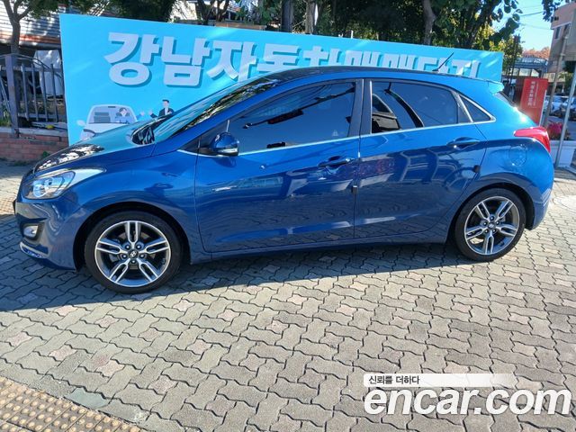 Hyundai i30 2016 — photo 20