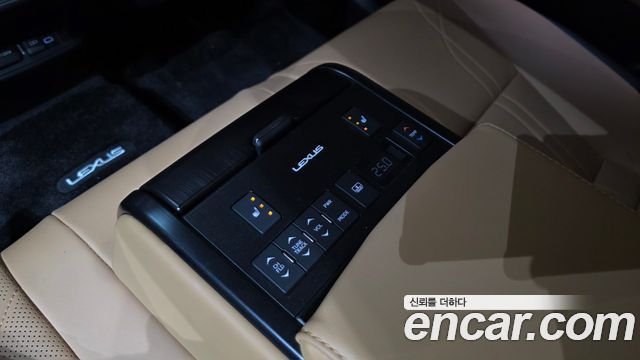 Lexus ES 2025 — photo 25