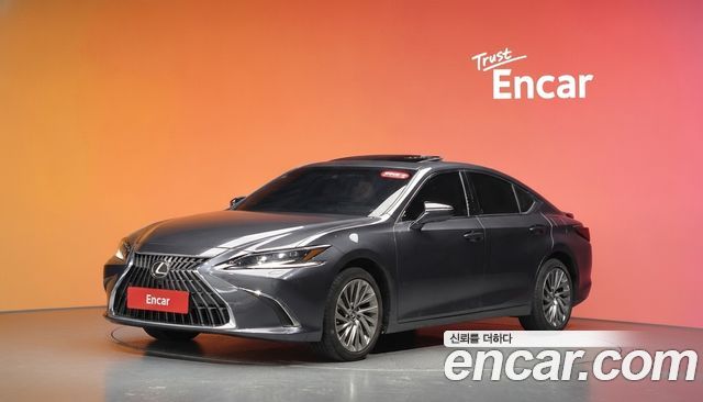 Lexus ES 2025 — photo 1
