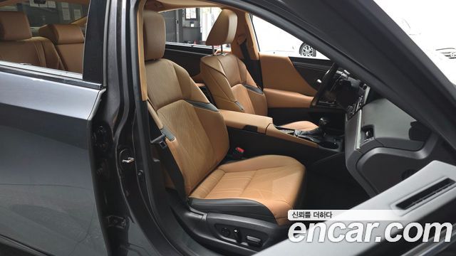 Lexus ES 2025 — photo 16