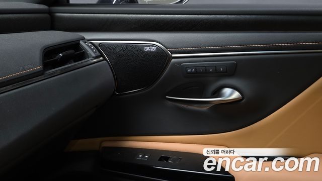 Lexus ES 2025 — photo 27