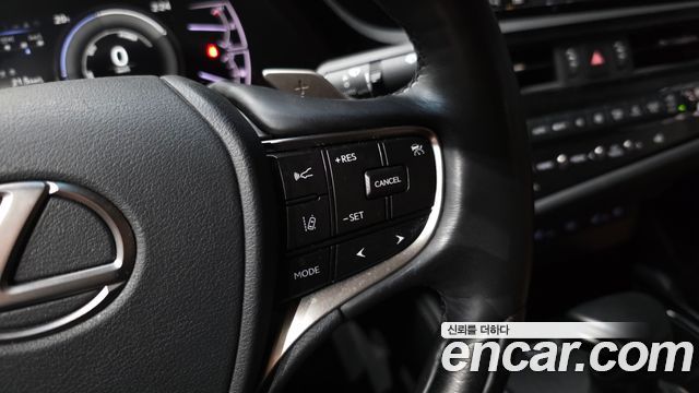 Lexus ES 2025 — photo 29