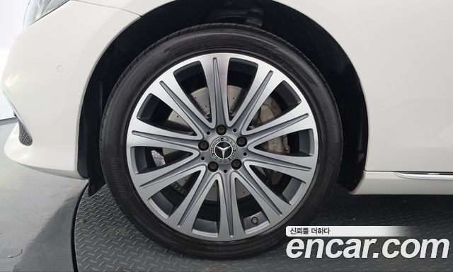 Mercedes-Benz E-Class 2019 — photo 5