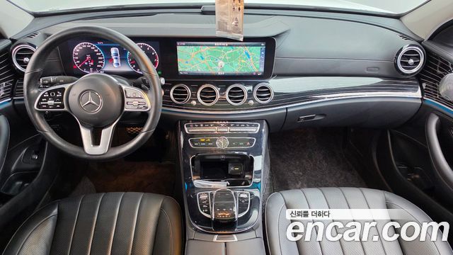 Mercedes-Benz E-Class 2019 — photo 10