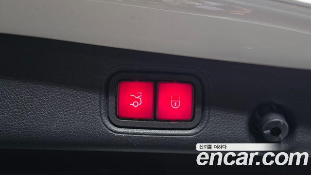 Mercedes-Benz E-Class 2019 — photo 22