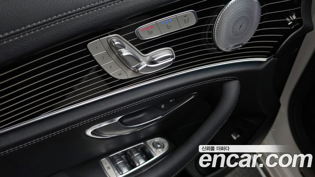 Mercedes-Benz E-Class 2019 — photo 24