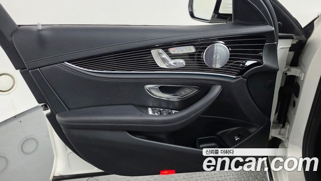 Mercedes-Benz E-Class 2019 — photo 14