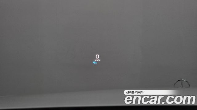 Mercedes-Benz E-Class 2019 — photo 31