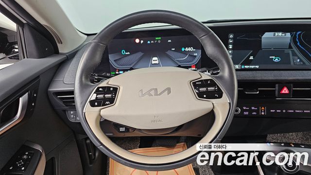 Kia EV6 2022 — photo 21