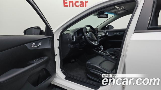 Kia K3 2022 — photo 10