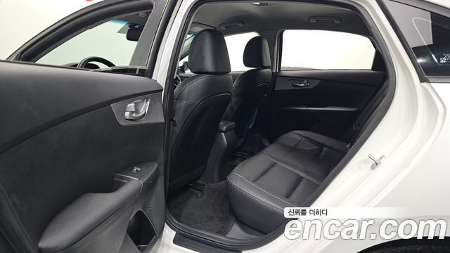 Kia K3 2022 — photo 11
