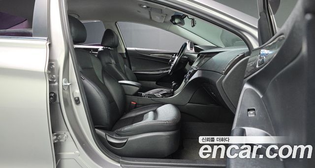 Hyundai Sonata 2014 — photo 16