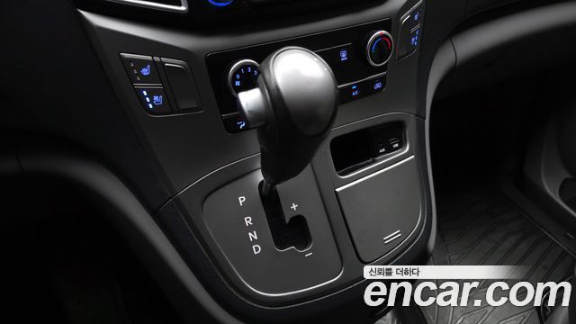 Hyundai Starex 2019 — photo 9