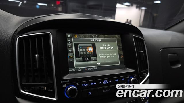 Hyundai Starex 2019 — photo 16