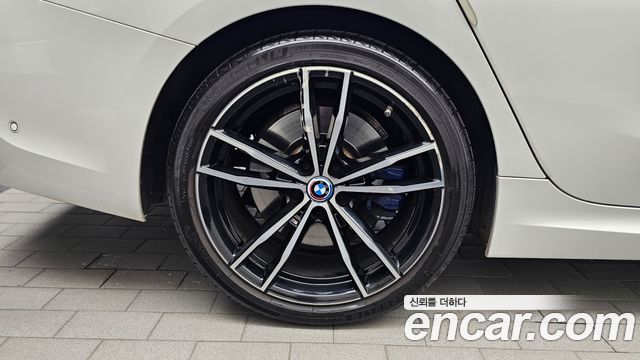 BMW 3-Series 2019 — photo 5