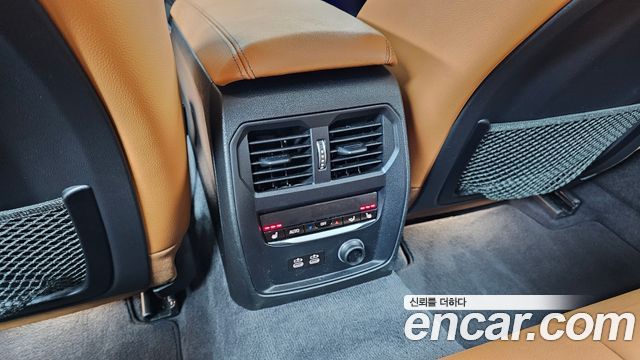 BMW 3-Series 2019 — photo 19