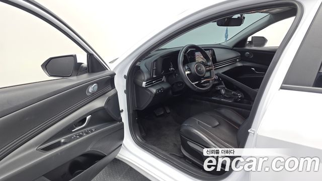 Hyundai AVANTE 2023 — photo 13