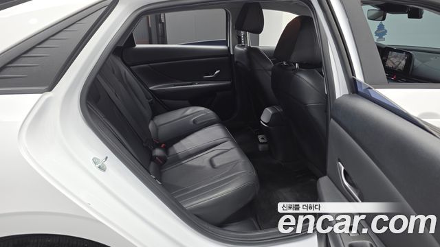 Hyundai AVANTE 2023 — photo 17