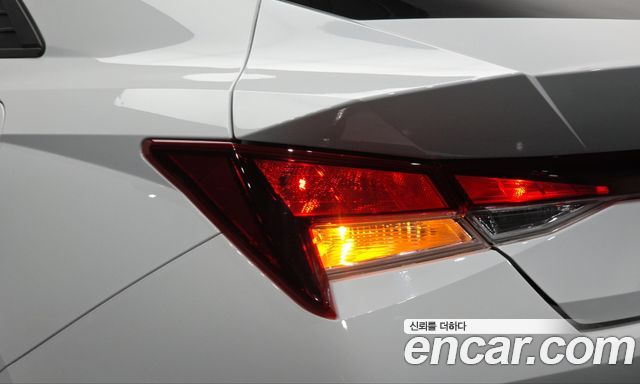 Hyundai AVANTE 2023 — photo 9