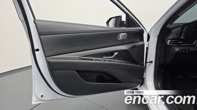 Hyundai AVANTE 2023 — photo 14